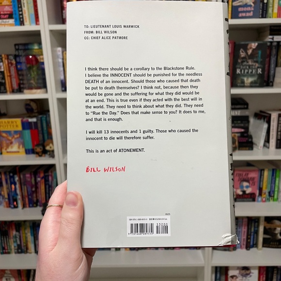 Stephen King Horror Book: Never Flinch (some damage) - Picture 3 of 5